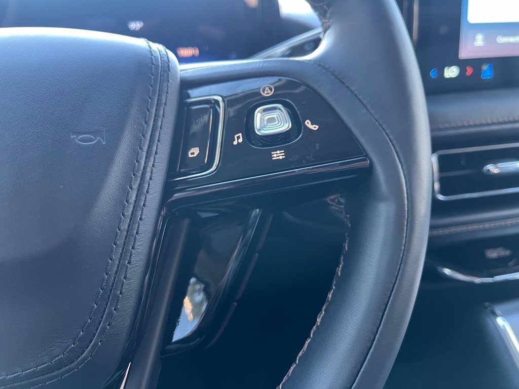 Used 2026 Lincoln Aviator AWD image 30
