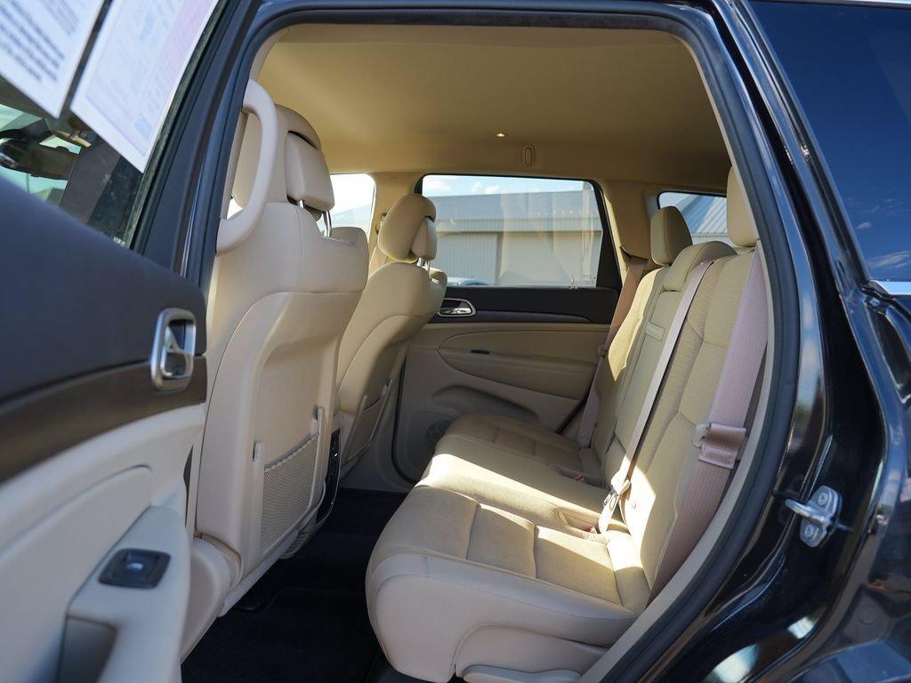Used 2016 Jeep Grand Cherokee Laredo w/ Quick Order Package 23E AWD/4WD image 18