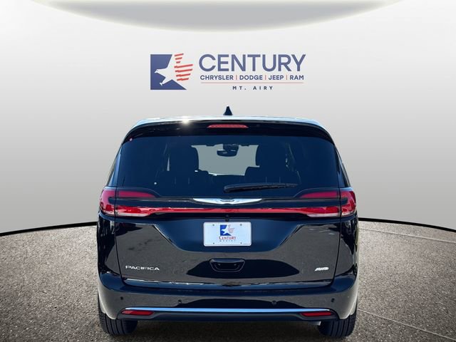 New 2026 Chrysler Pacifica Select image 3