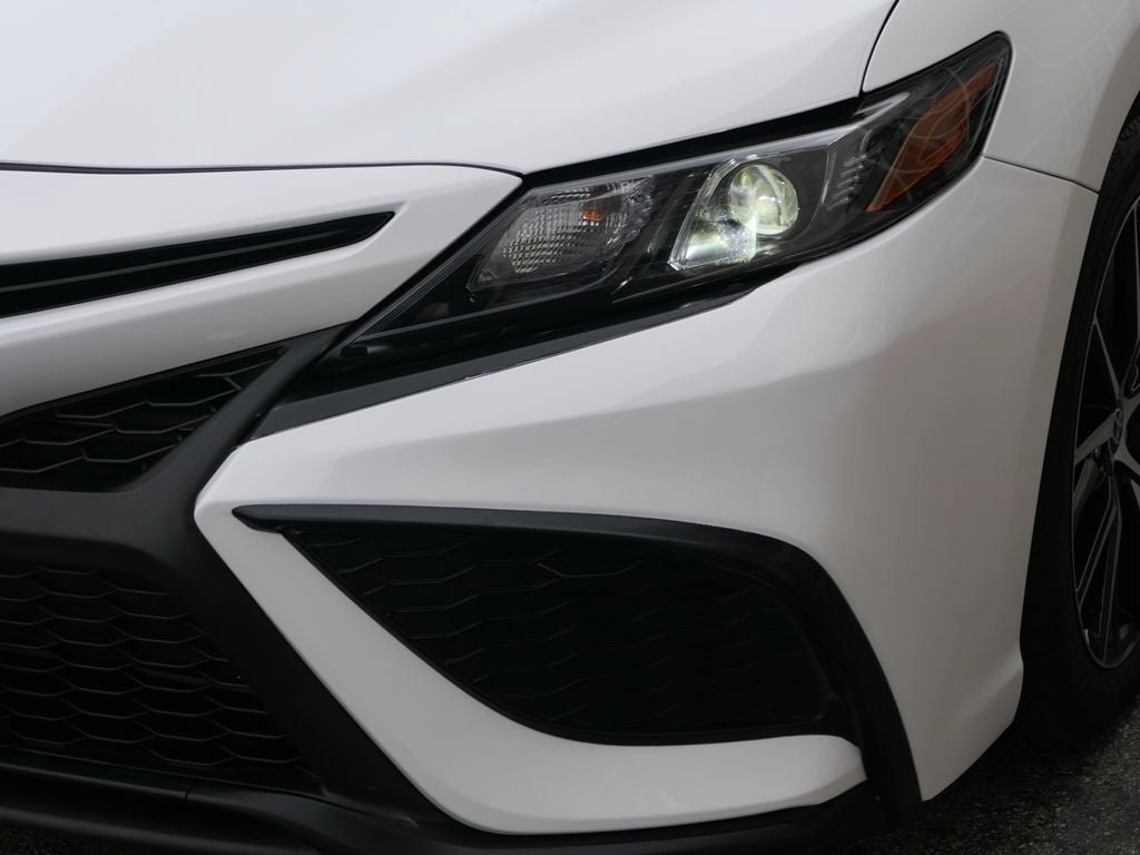 Used 2024 Toyota Camry SE FWD image 7