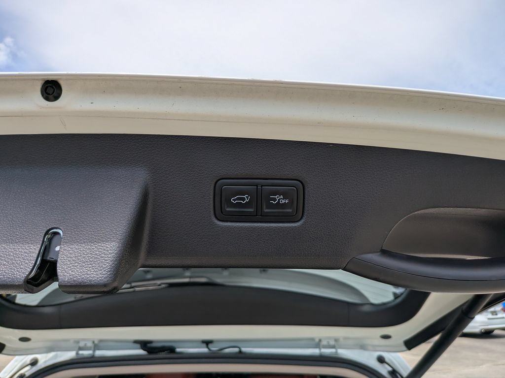 Certified 2024 Kia Carnival SX Prestige FWD image 13