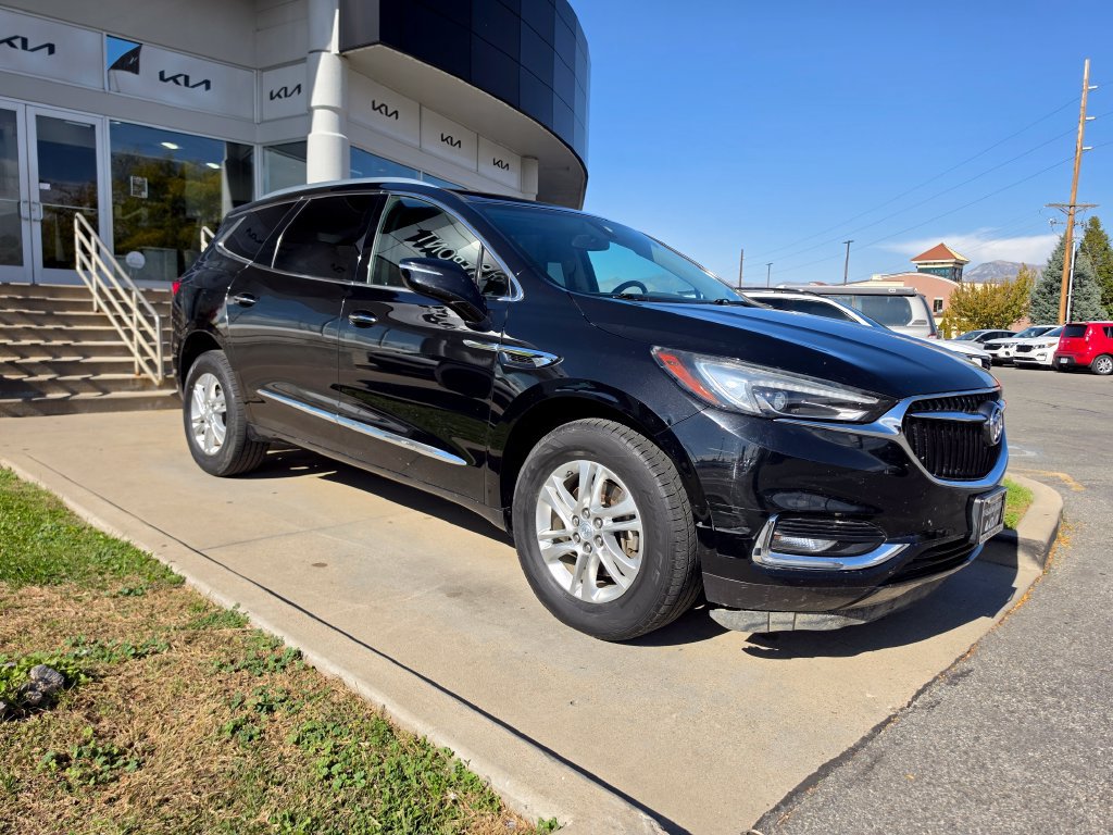 Used 2018 Buick Enclave Essence AWD/4WD image 3