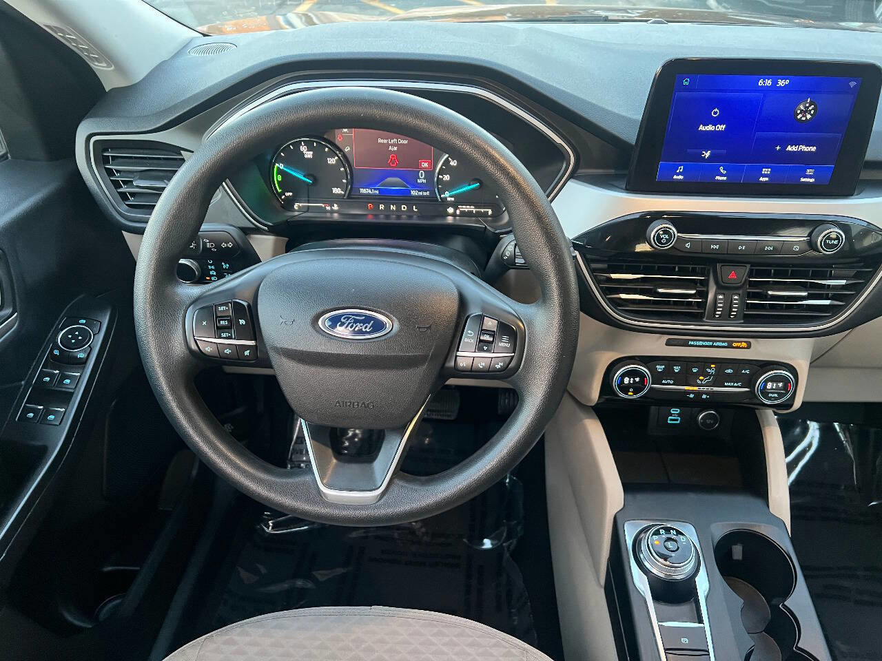 Used 2021 Ford Escape SE image 28