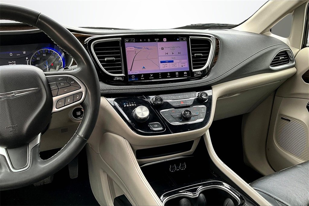 Used 2022 Chrysler Pacifica Limited image 9