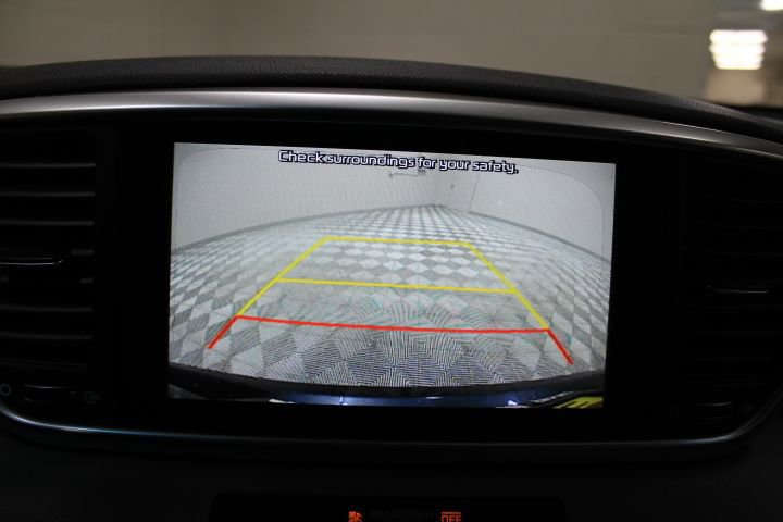 Used 2020 Kia Sportage LX image 4