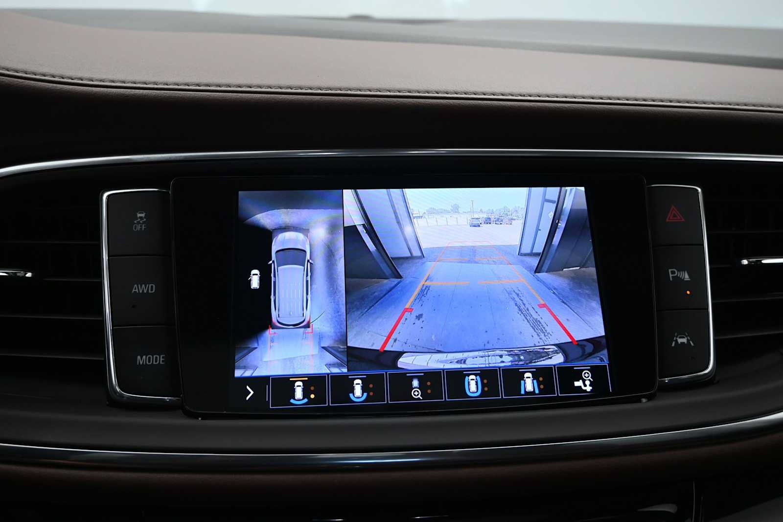 Used 2020 Buick Enclave Avenir w/ Avenir Technology Package AWD/4WD image 15