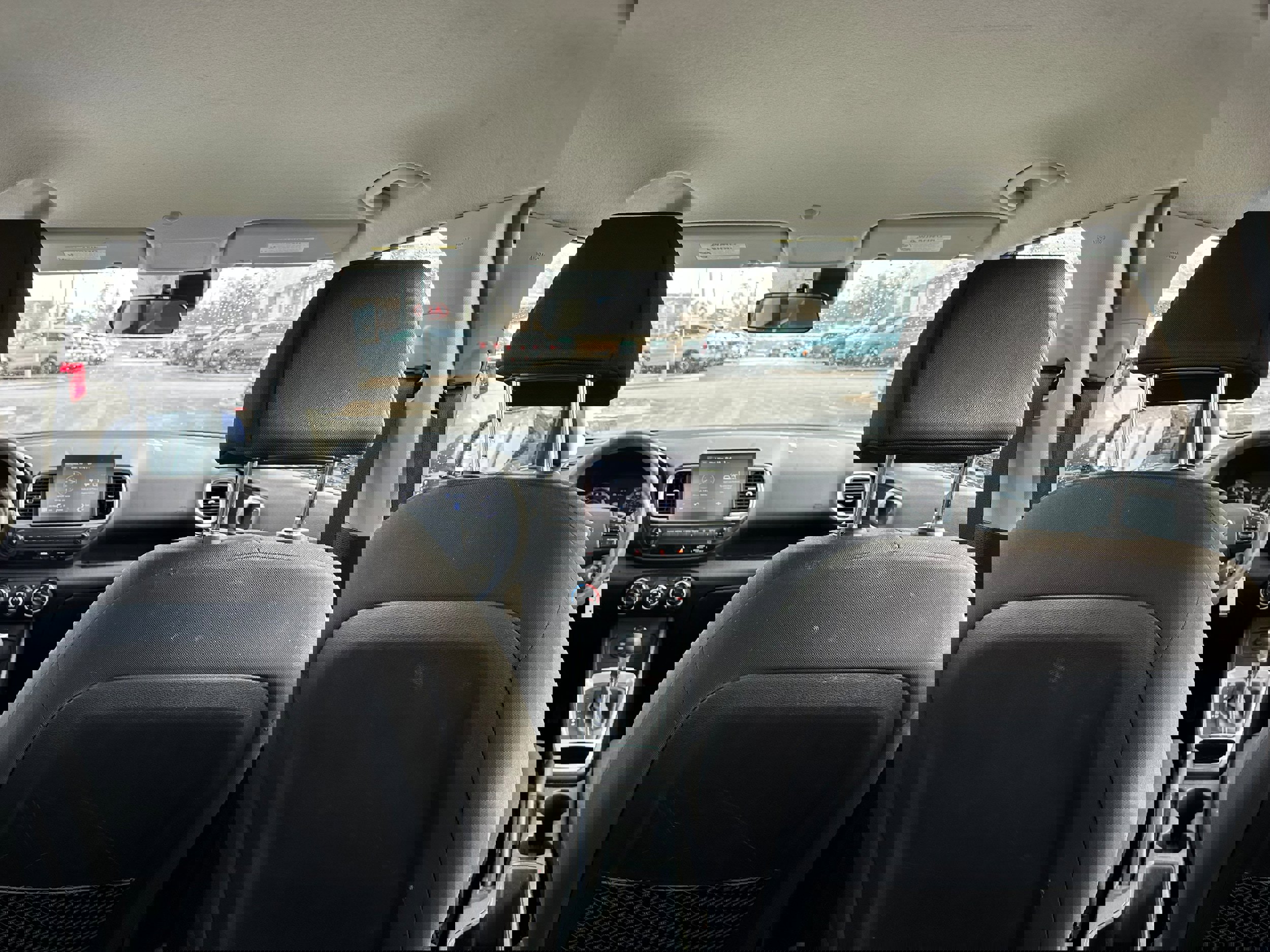 Used 2021 Hyundai Venue SE image 11