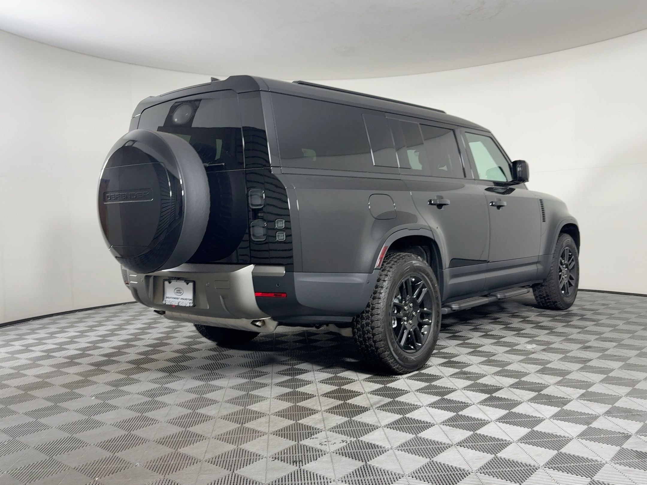 New 2026 Land Rover Defender 130 S AWD/4WD image 9