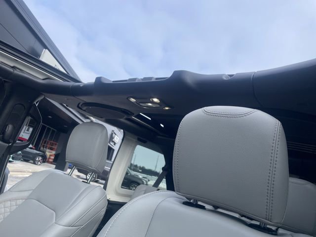 Used 2023 Jeep Wrangler Unlimited Sahara image 34