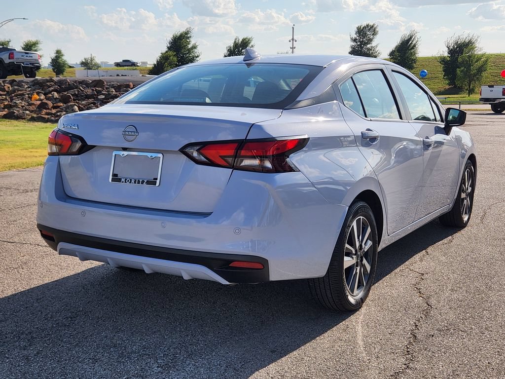 Used 2025 Nissan Versa SV FWD image 4