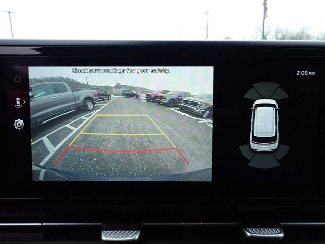 Used 2024 Kia Carnival EX image 27