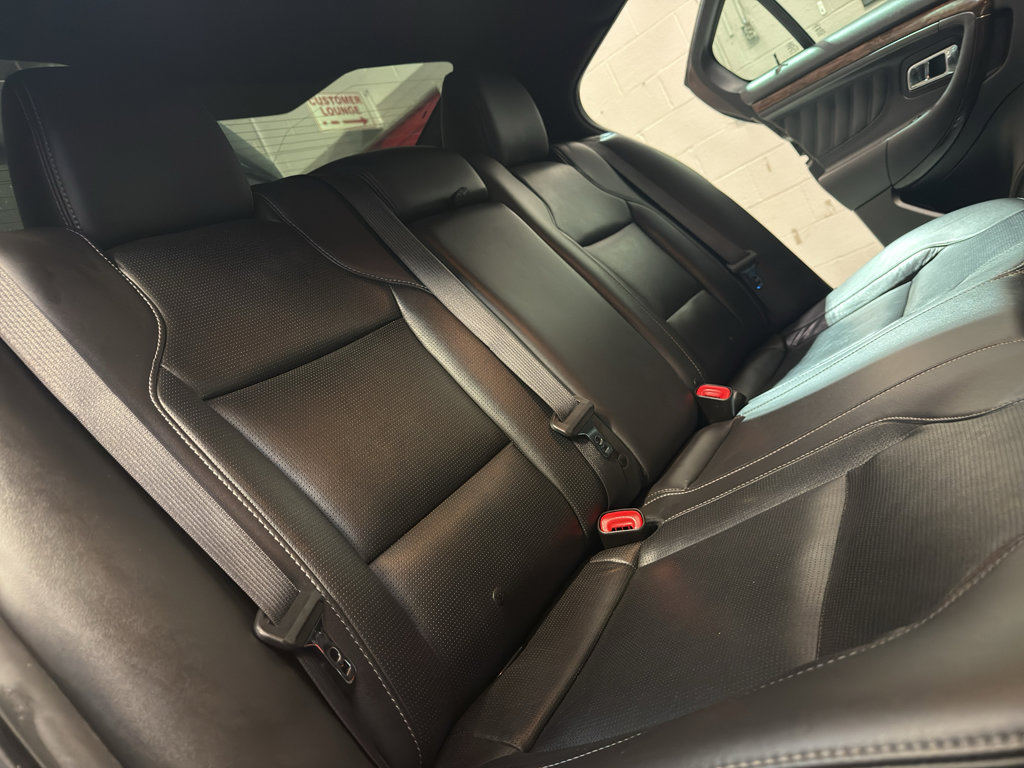 Used 2017 Ford Taurus Limited FWD image 26