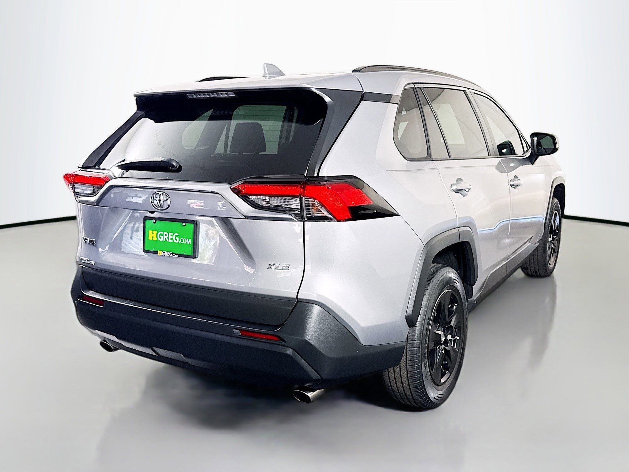 Used 2020 Toyota RAV4 XLE FWD image 10