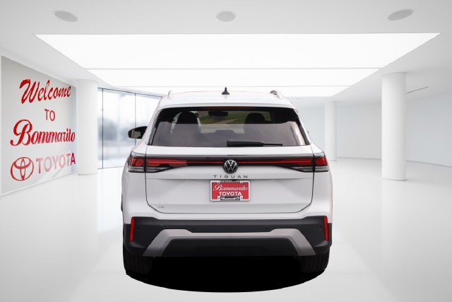 Used 2026 Volkswagen Tiguan SE FWD image 6
