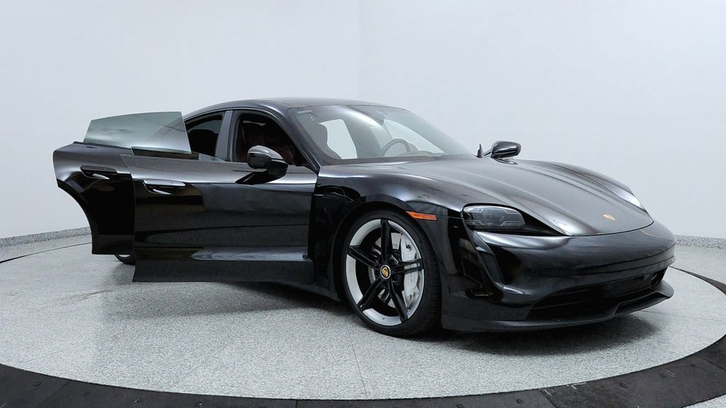 Used 2020 Porsche Taycan 4S w/ Premium Package image 12