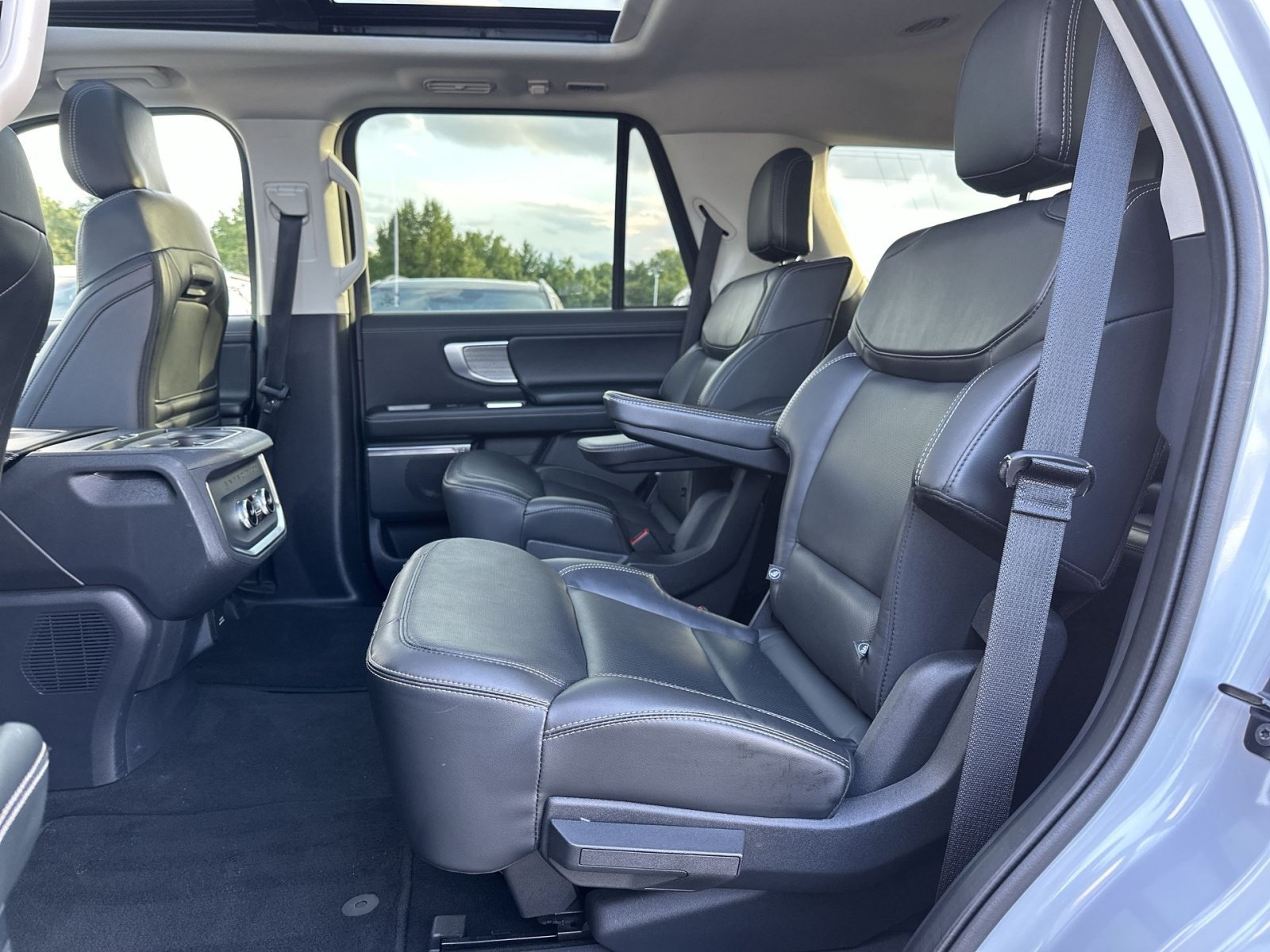 Certified 2025 Ford Expedition Platinum AWD/4WD image 26