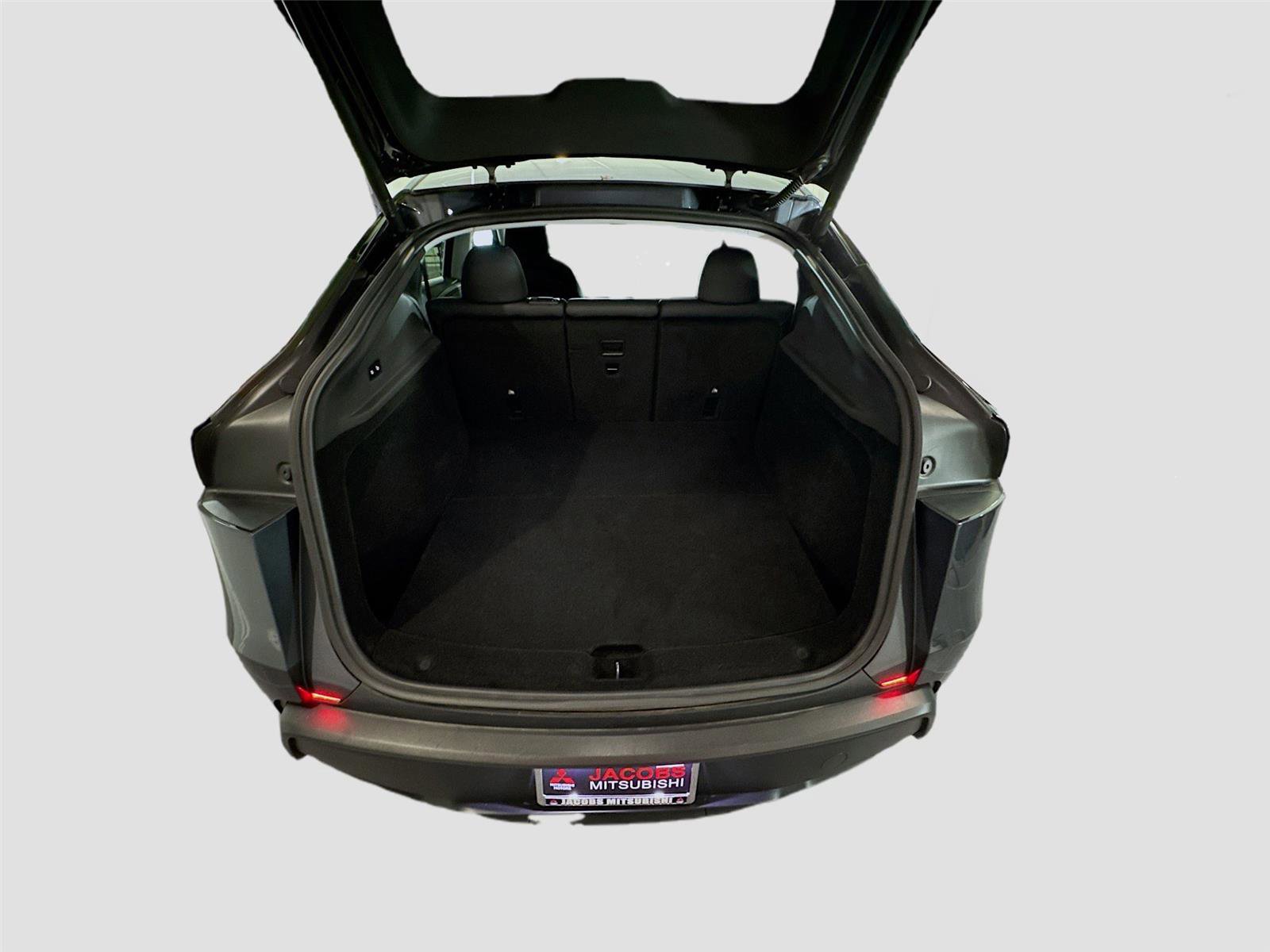 Used 2026 Tesla Model Y 2WD image 18