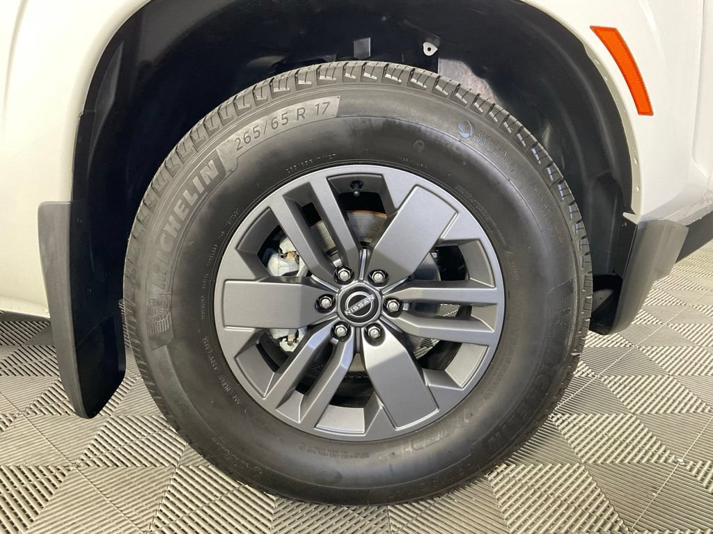 Used 2025 Nissan Frontier SV RWD image 10