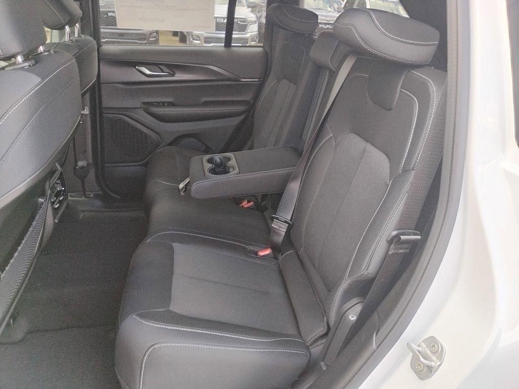 New 2025 Jeep Grand Cherokee Laredo X w/ Trailer Tow Package image 17