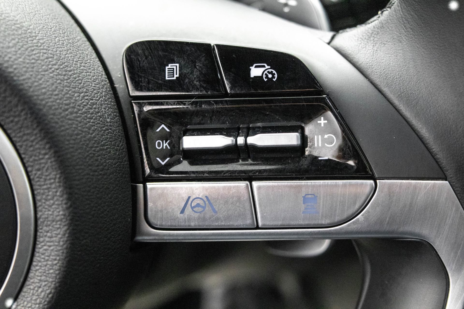 Used 2023 Hyundai Santa Cruz SEL Premium AWD/4WD image 23
