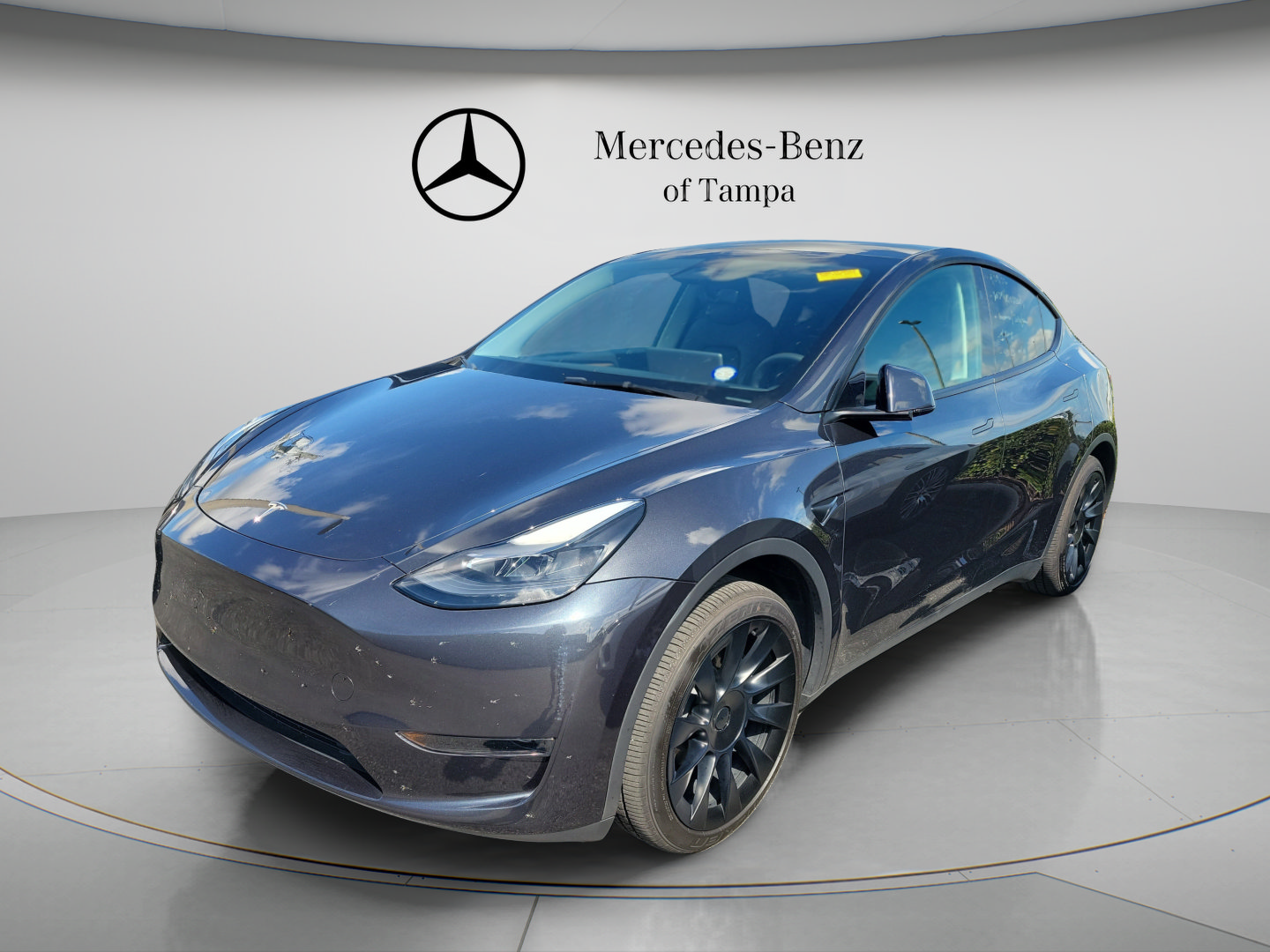Used 2024 Tesla Model Y Long Range RWD image 2