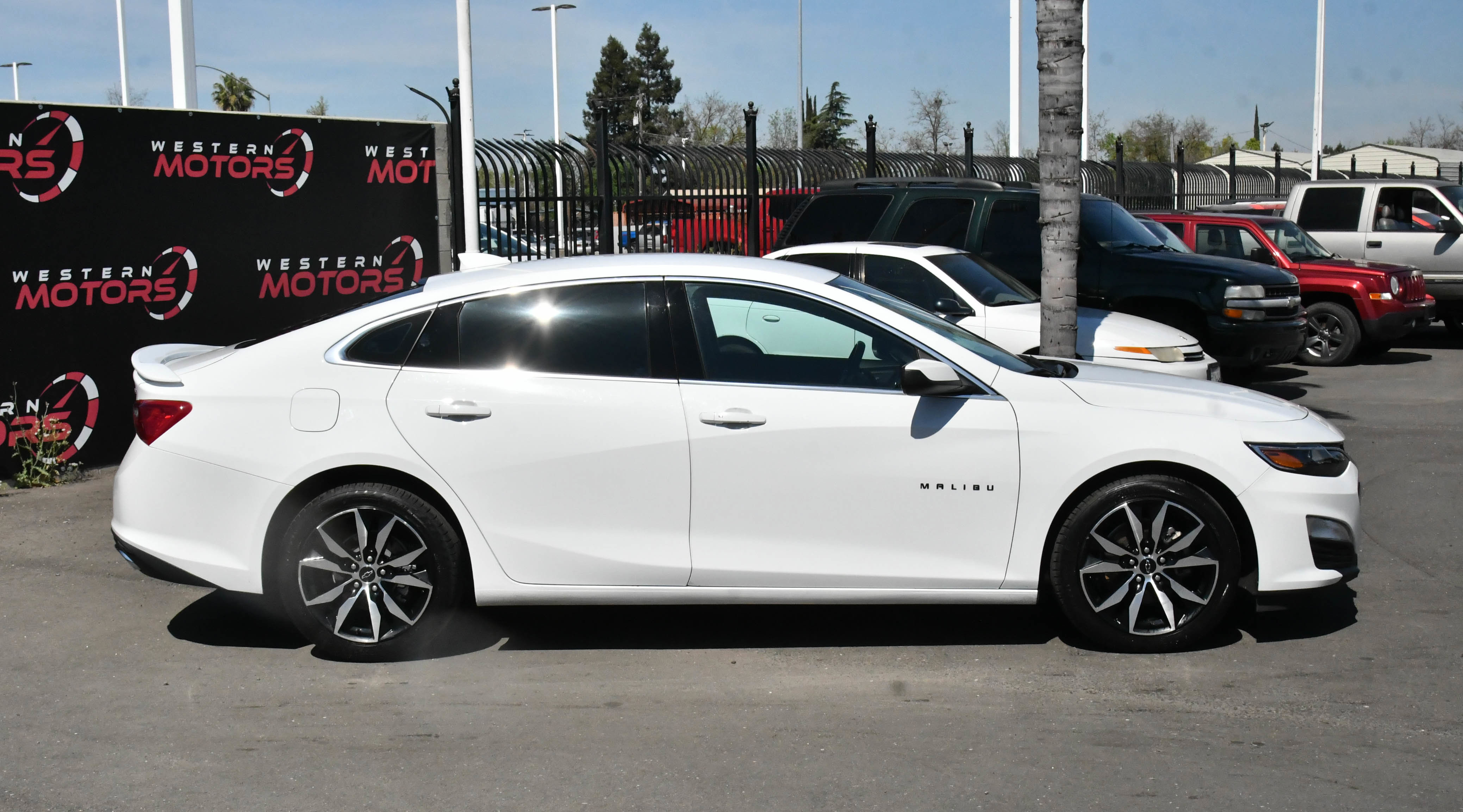 Used 2023 Chevrolet Malibu RS image 9