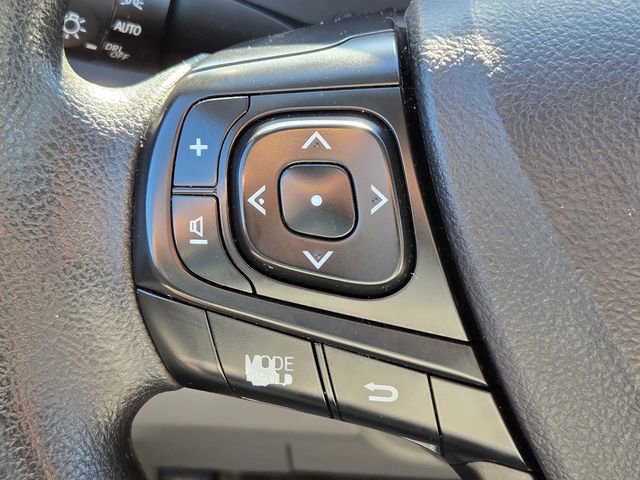 Used 2017 Toyota Camry LE image 19