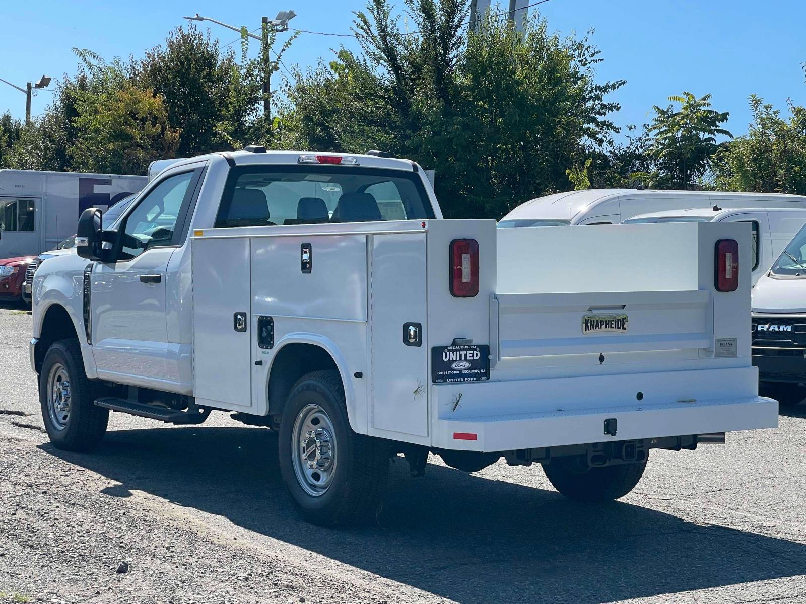 New 2023 Ford F250 XL w/ FX4 Off-Road Package AWD/4WD image 4