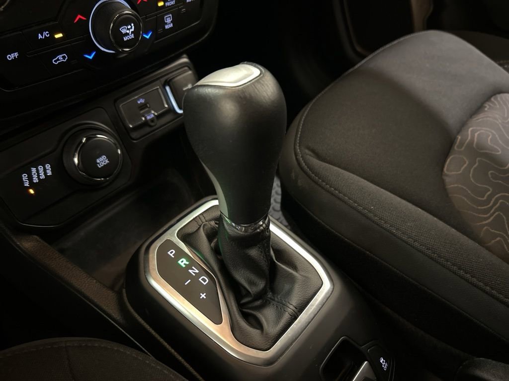 Used 2023 Jeep Renegade Latitude image 20