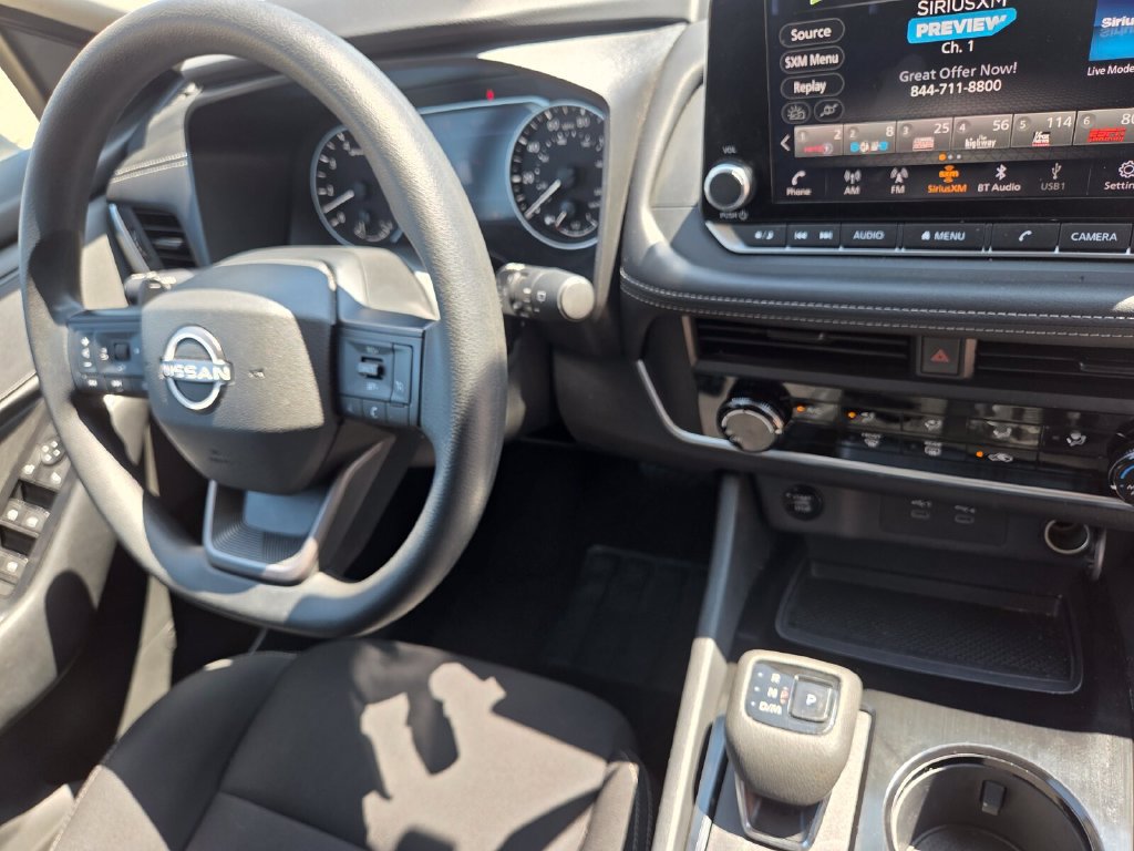 Used 2026 Nissan Rogue S FWD image 31