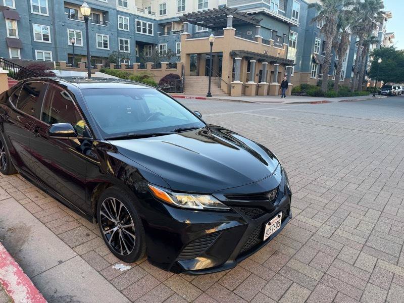 Used 2018 Toyota Camry SE FWD image 22