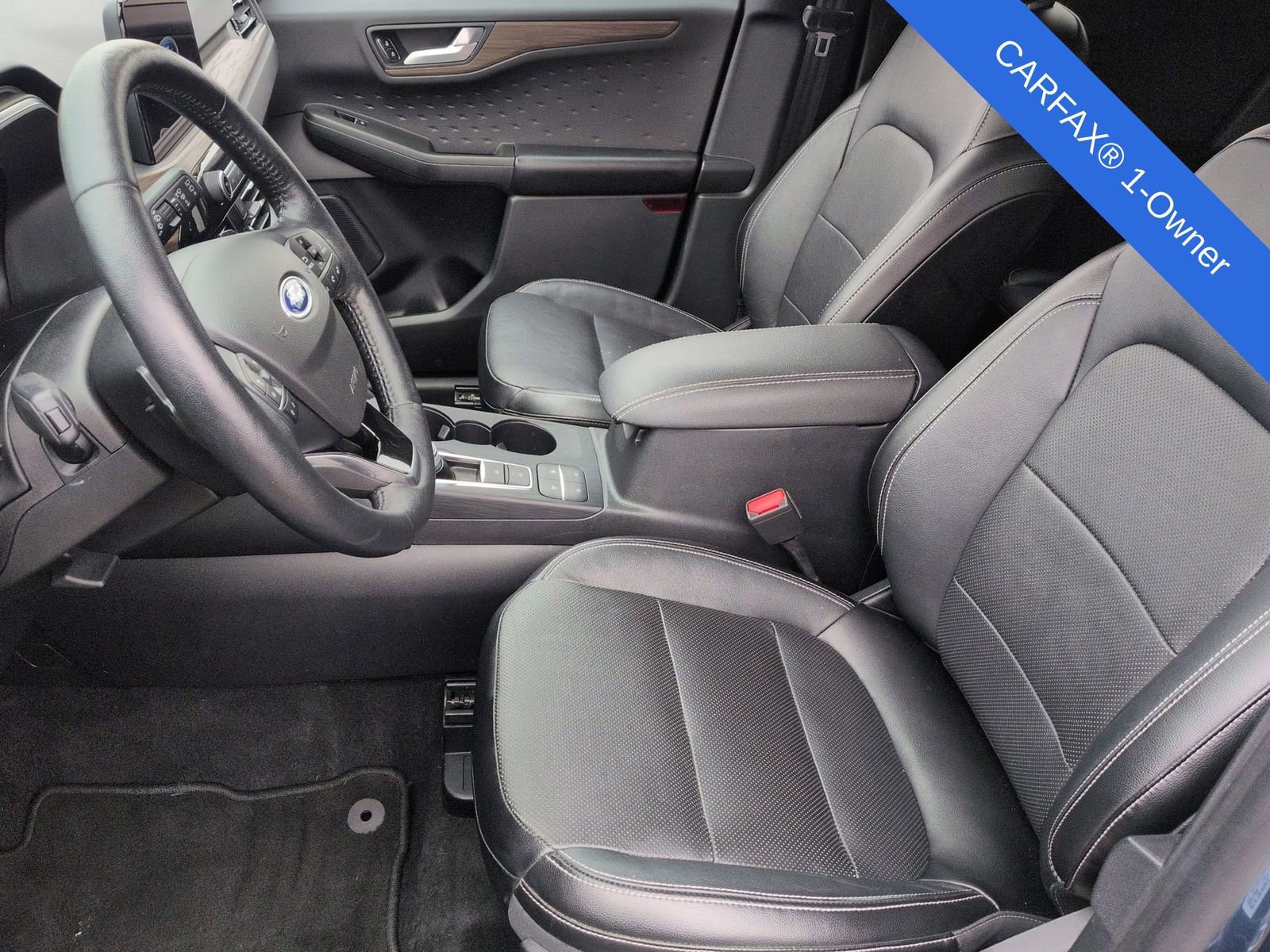 Used 2020 Ford Escape Titanium image 18