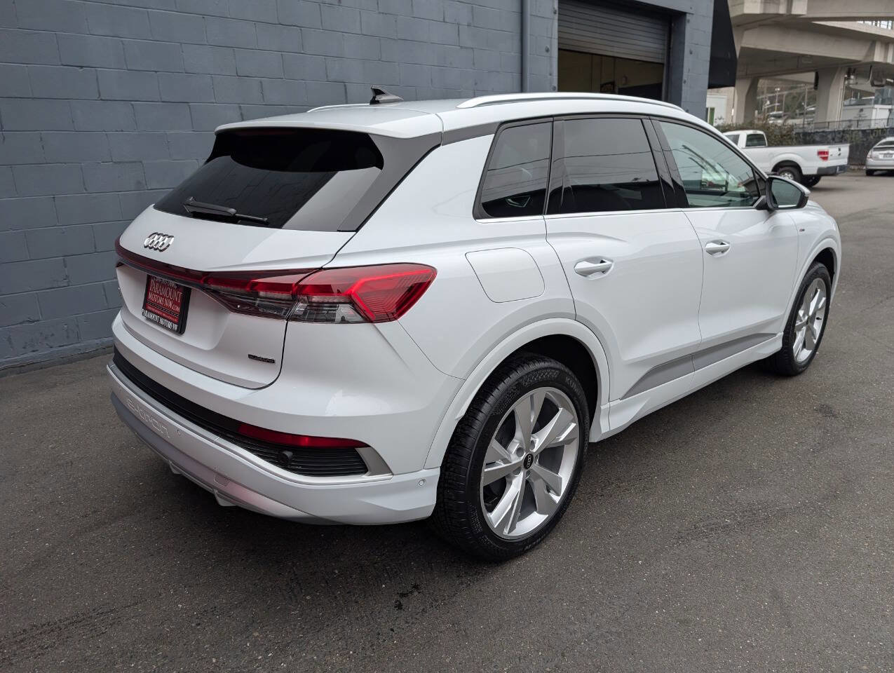 Used 2023 Audi Q4 e-tron Premium Plus w/ Premium Plus image 3