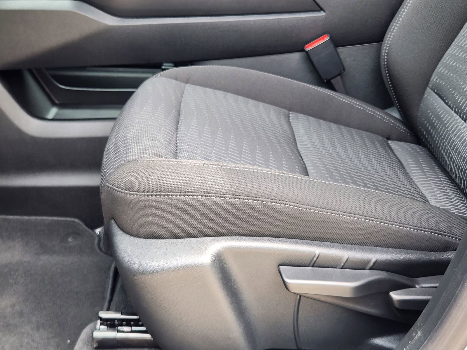 New 2026 Chevrolet Equinox LT w/ Safety and Technology Package FWD image 21