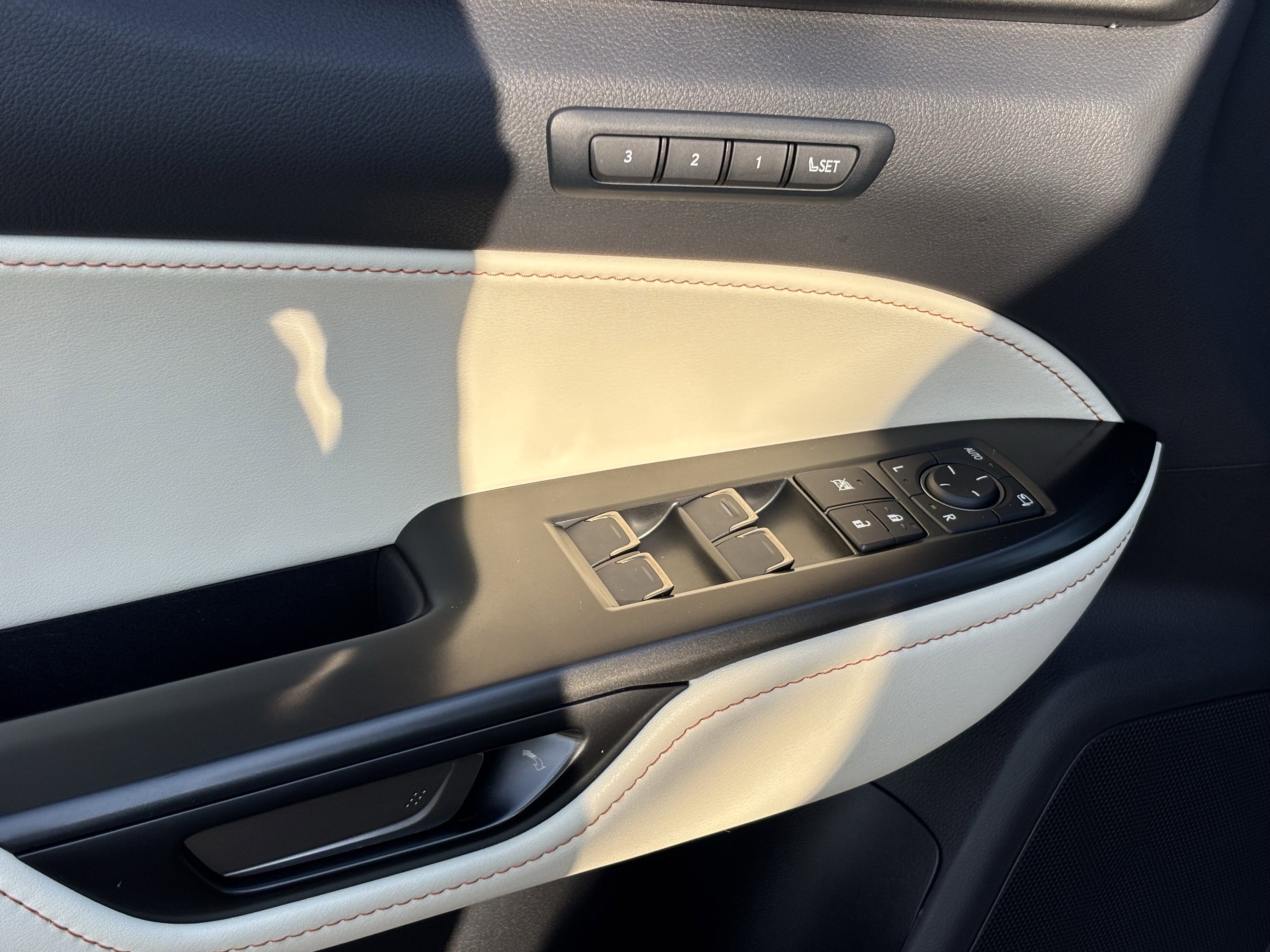 Used 2024 Lexus NX 250 FWD image 15