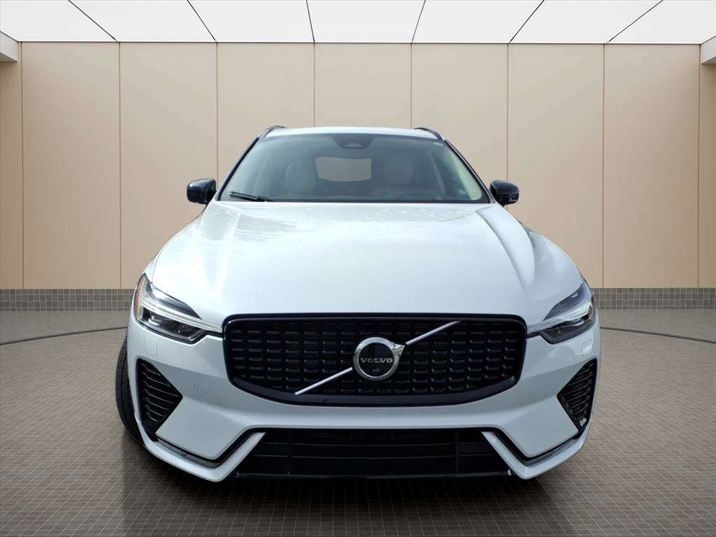 Used 2023 Volvo XC60 B5 Plus w/ Protection Package Premier image 20