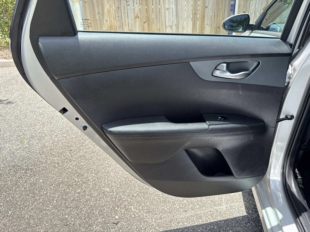 Used 2021 Kia Forte LXS FWD image 13
