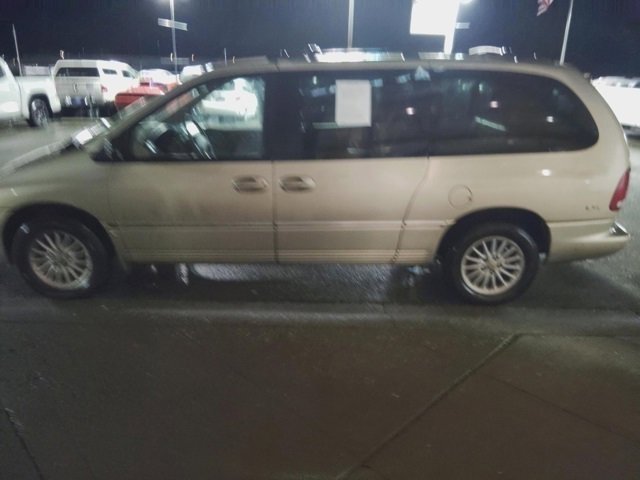 Used 2000 Chrysler Town & Country LXi image 8