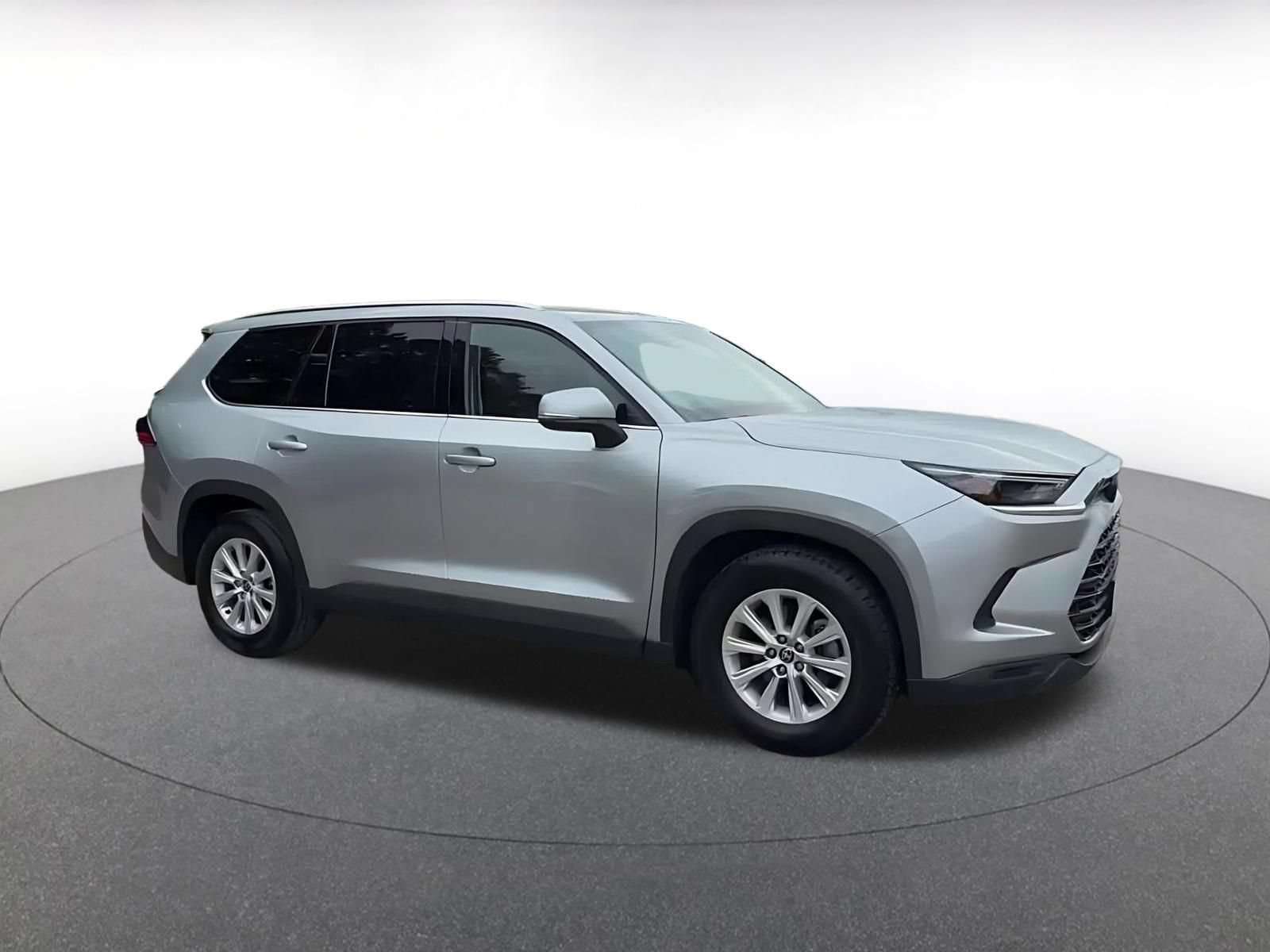 Used 2025 Toyota Grand Highlander FWD image 2