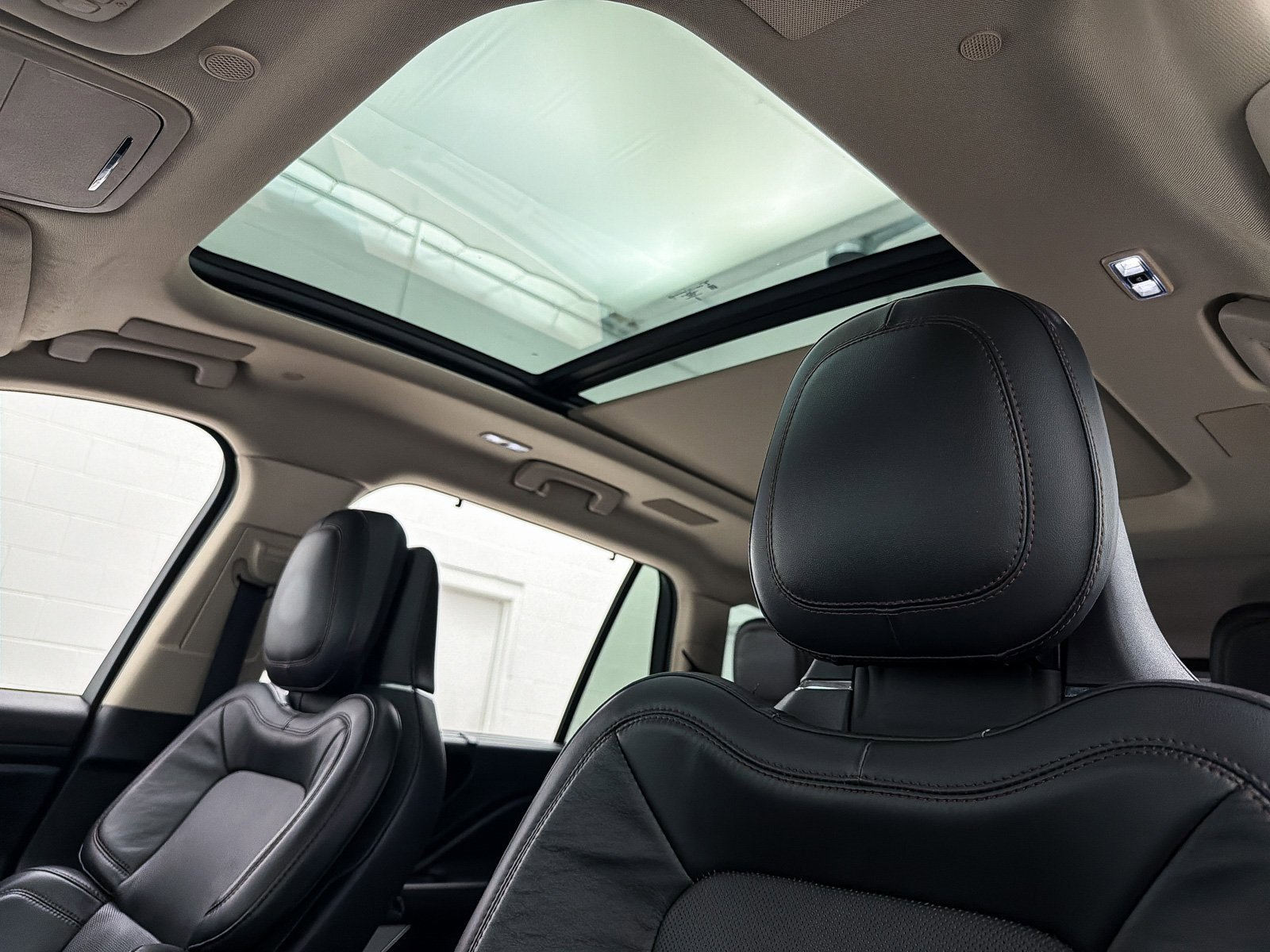 Used 2021 Lincoln Aviator Grand Touring w/ Equipment Group 301A image 3