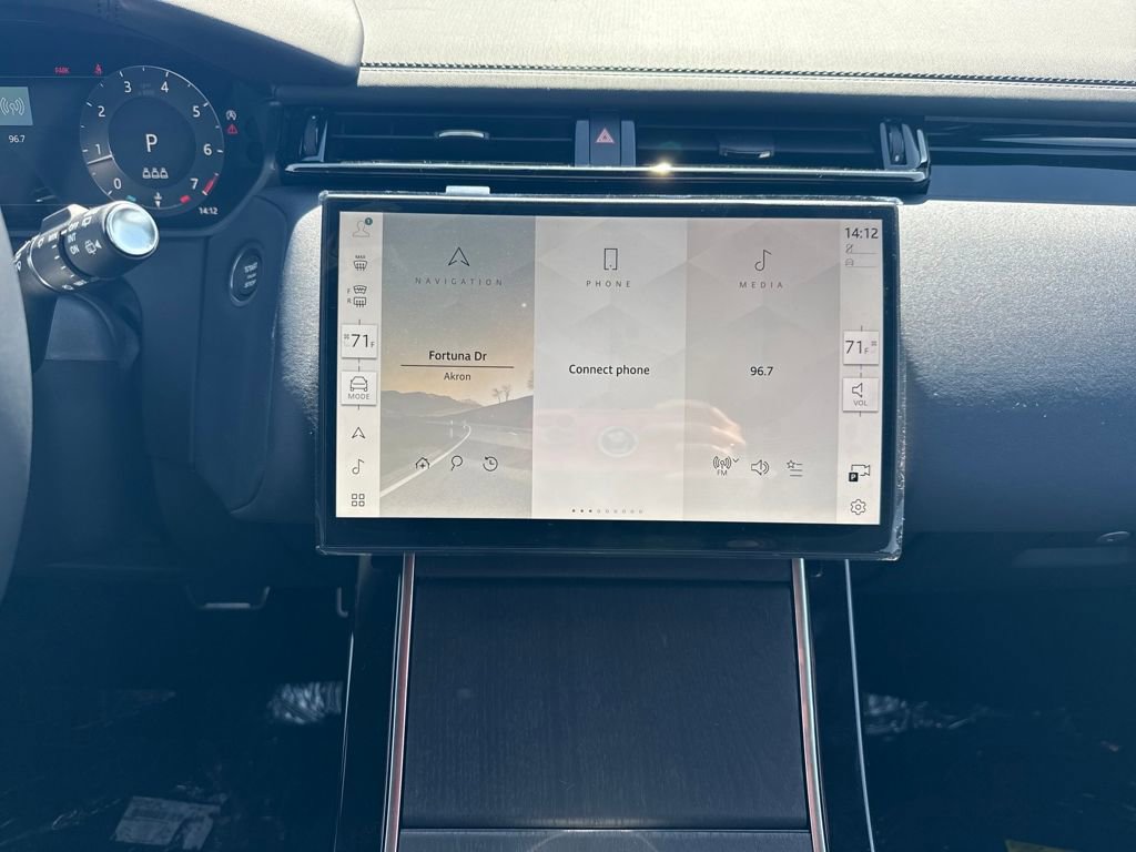 New 2026 Land Rover Range Rover Velar Dynamic SE image 23