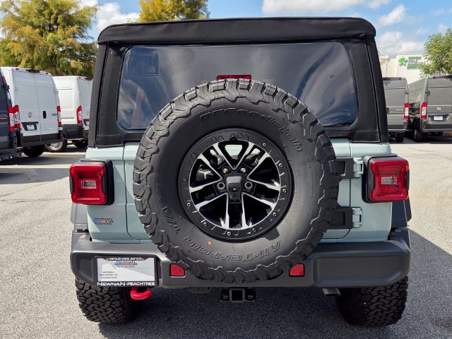 Used 2024 Jeep Wrangler Unlimited Rubicon w/ XTREMEE 35" Tire Package AWD/4WD image 5