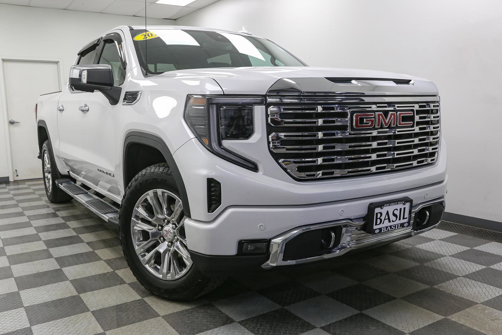 Used 2023 GMC Sierra 1500 Denali image 2