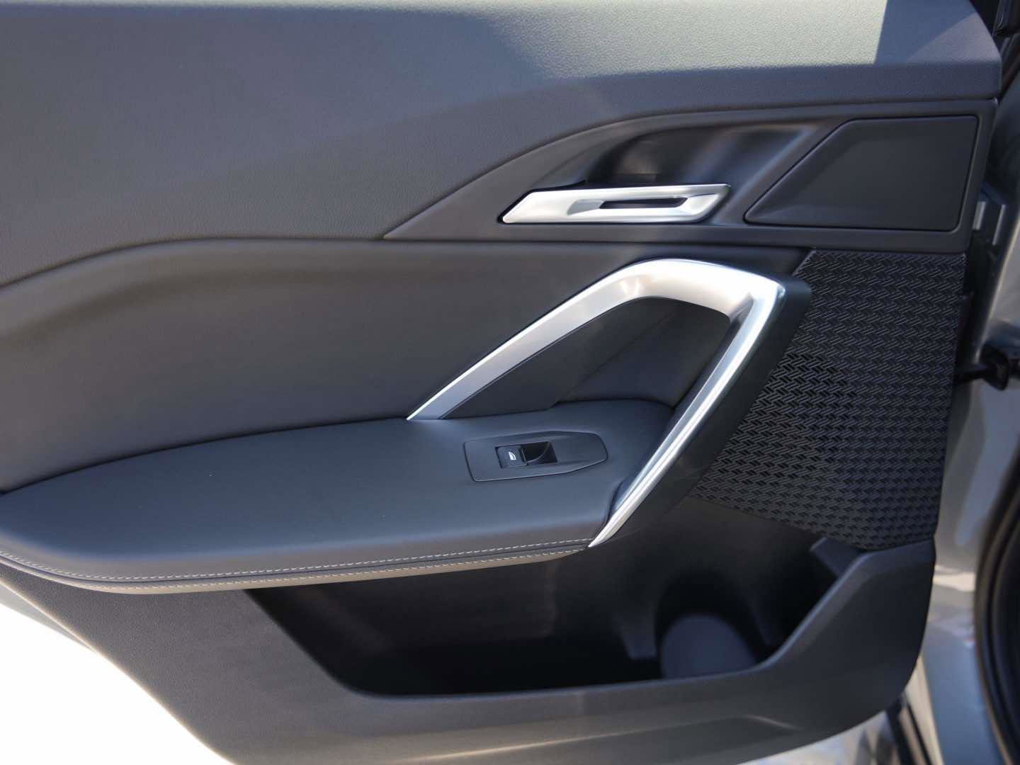 Used 2026 BMW X2 xDrive28i image 11