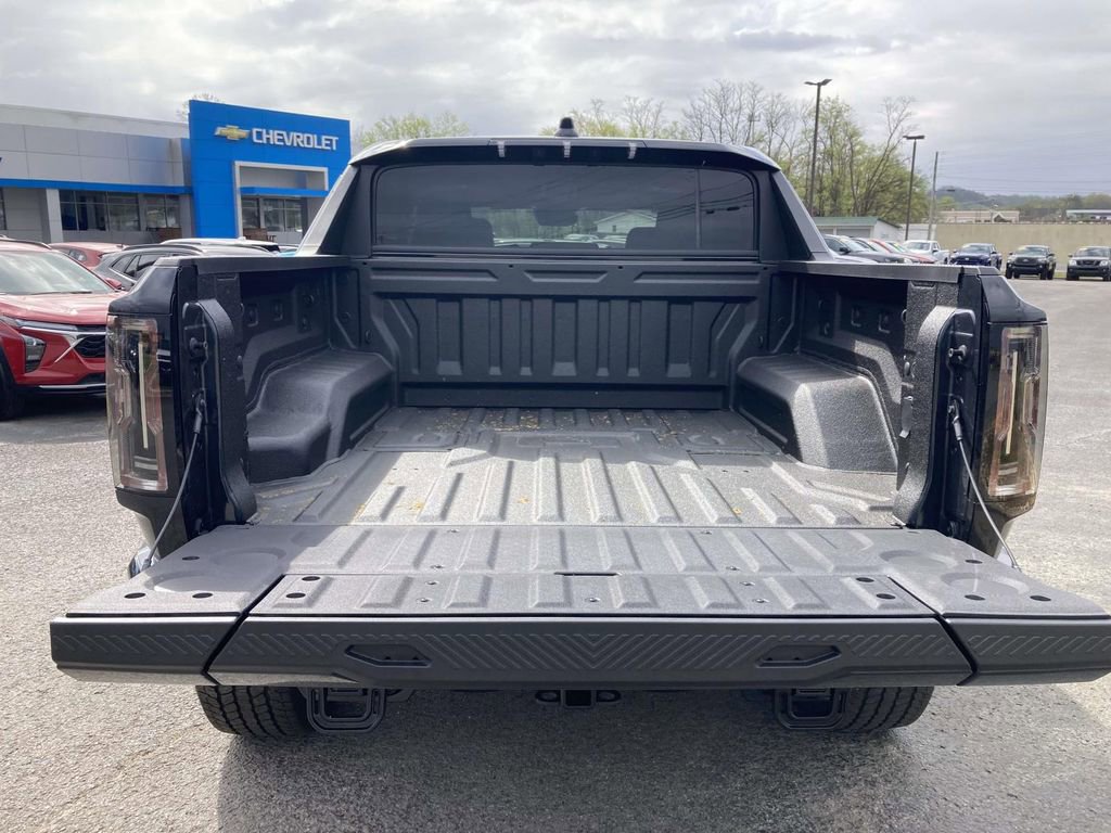 New 2026 GMC Hummer EV 4x4 Crew Cab w/ LPO, Dark Essentials Package image 11