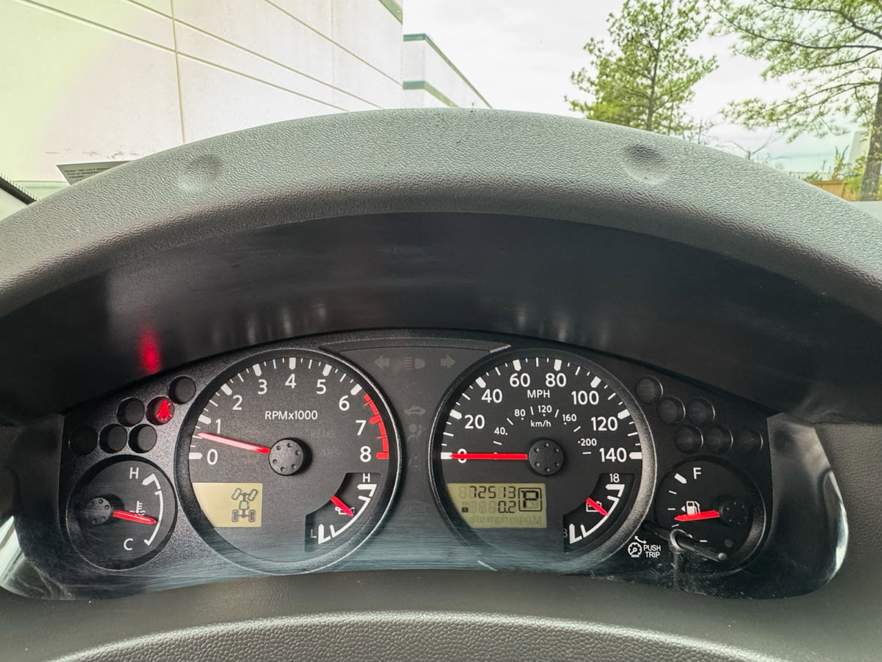 Used 2012 Nissan Frontier SV image 27