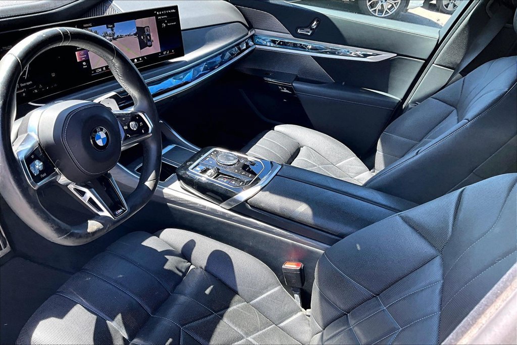 Used 2023 BMW 740i RWD image 15