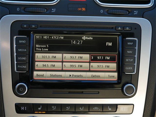 Used 2014 Volkswagen Eos Executive image 28