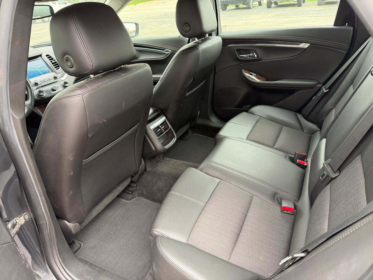 Used 2015 Chevrolet Impala LT w/ Convenience Package FWD image 13