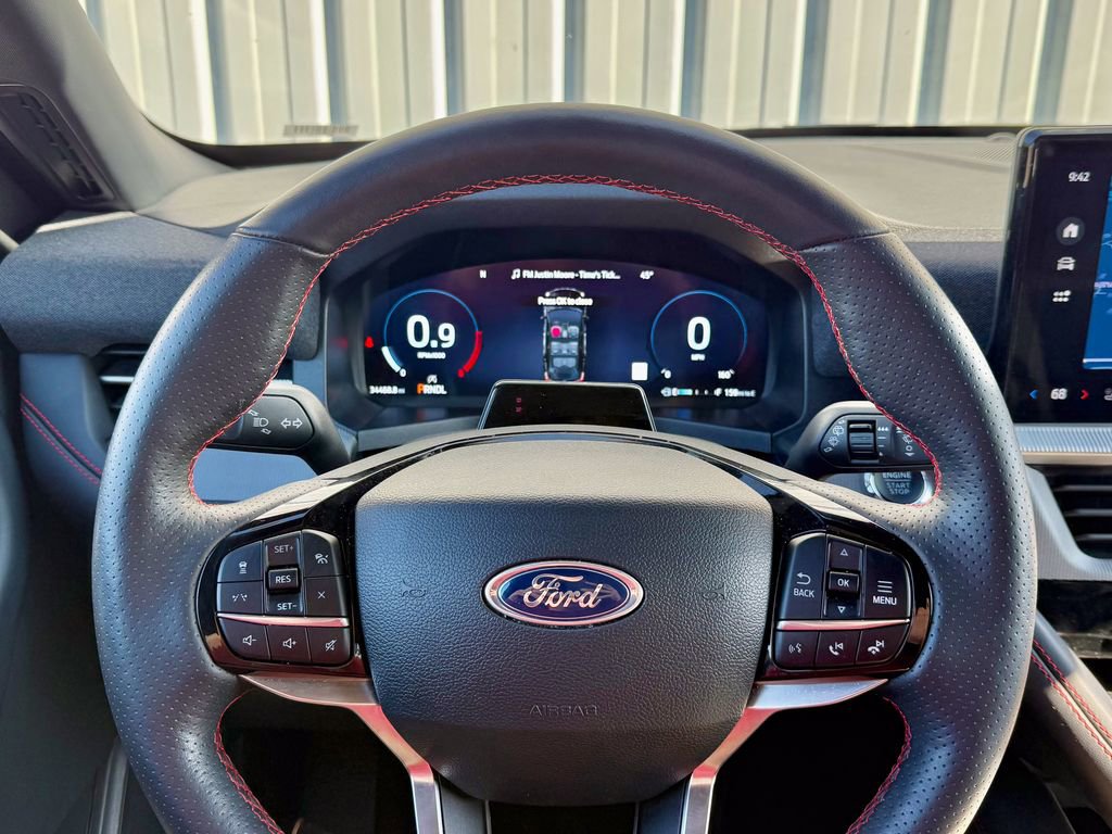 Used 2025 Ford Explorer ST-Line w/ ST-Line Street Pack image 22